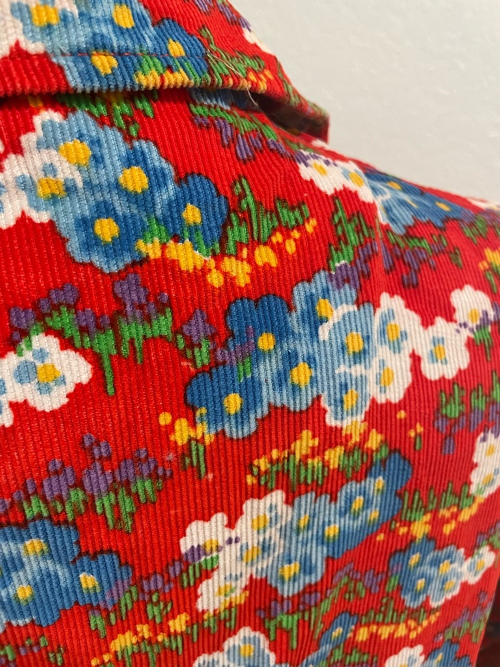 RARE VINTAGE Red Floral Tie-Waist Corduroy Jacket c. 60s/70s - Picture 4 of 6